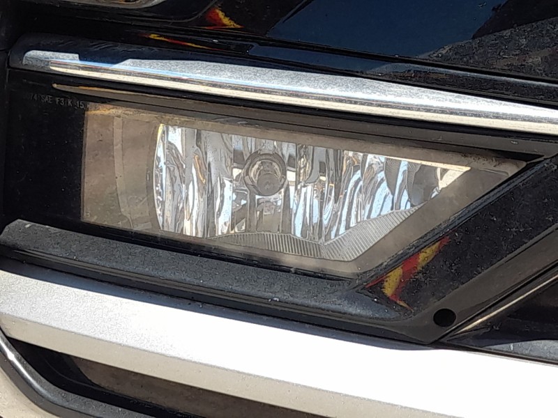 Recambio de faro antiniebla derecho para volkswagen tiguan (ad1, ax1) 1.5 tsi referencia OEM IAM 5NA941700A  