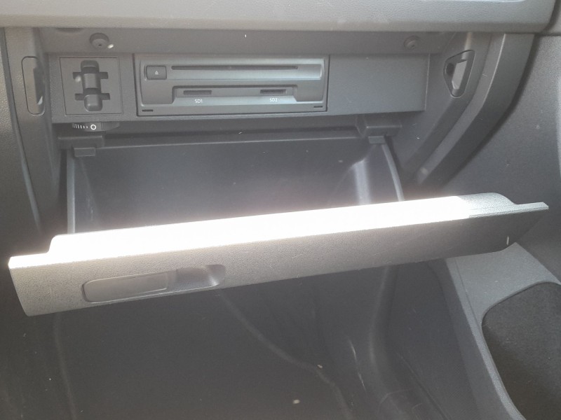 Recambio de guantera para volkswagen tiguan (ad1, ax1) 1.5 tsi referencia OEM IAM 5NB857114C82V  