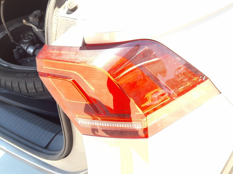 Recambio de piloto trasero derecho exterior para volkswagen tiguan (ad1, ax1) 1.5 tsi referencia OEM IAM 5NA945096E  