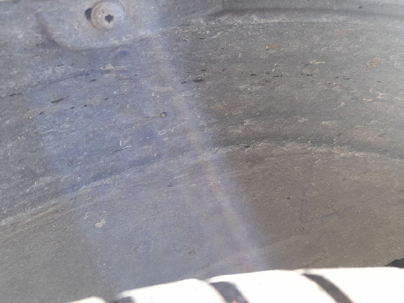 Recambio de plastico pase rueda del. dch. para volkswagen tiguan (ad1, ax1) 1.5 tsi referencia OEM IAM 5NA805912AL  