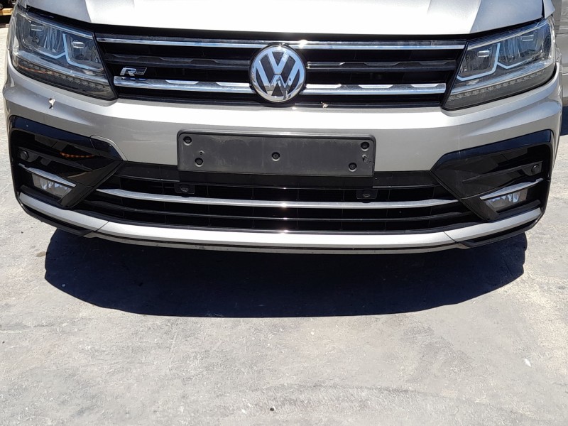 Recambio de rejilla delantera para volkswagen tiguan (ad1, ax1) 1.5 tsi referencia OEM IAM 5NA853651GZLL  