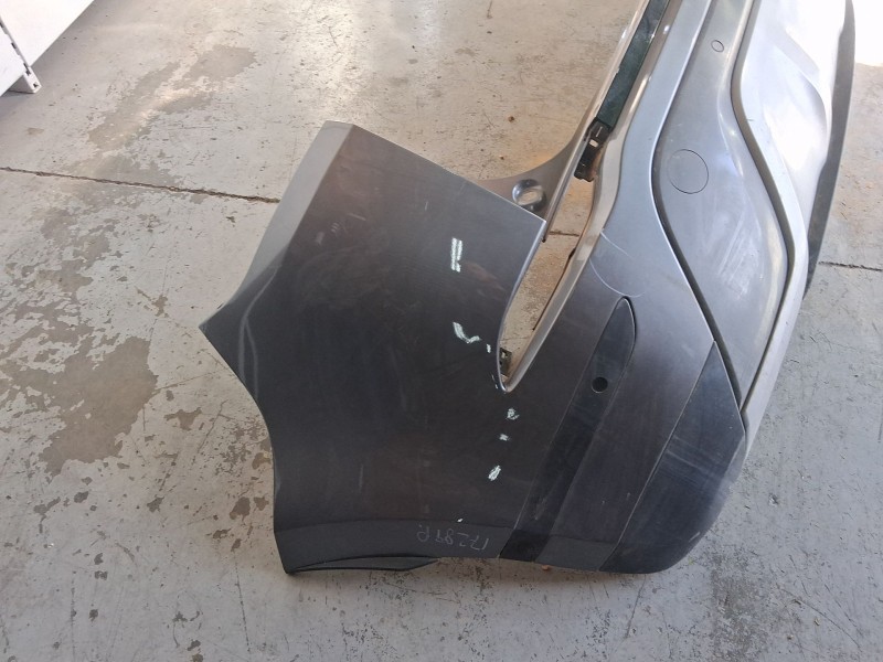 Recambio de paragolpes trasero para land rover range rover evoque (l551) 2.0 d150 mhev 4x4 referencia OEM IAM LR117403 LR135016 