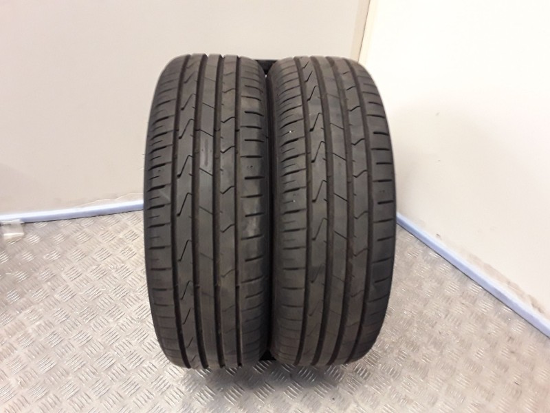 Recambio de neumatico pareja para neumaticos reutilizados - referencia OEM IAM 185601584H HANKOOK 185/60/15/84H