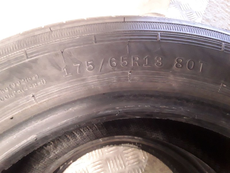 Recambio de neumatico pareja para neumaticos reutilizados - referencia OEM IAM 175651380T ZEETEX 175/65/13/80T