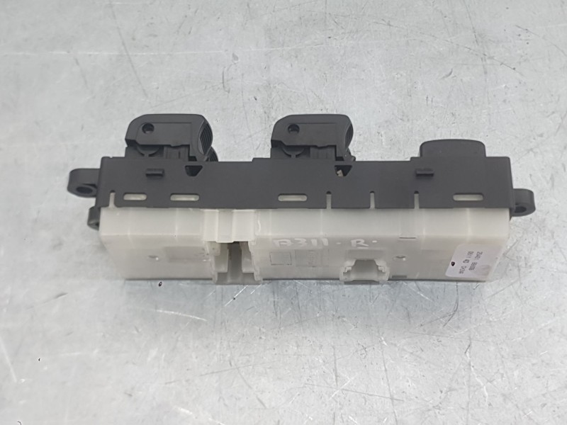 Recambio de mando elevalunas delantero izquierdo para nissan qashqai i (j10, nj10) 1.5 dci referencia OEM IAM 25401BB60B  