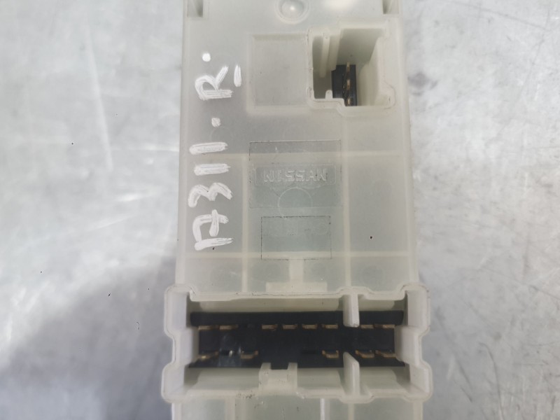 Recambio de mando elevalunas delantero izquierdo para nissan qashqai i (j10, nj10) 1.5 dci referencia OEM IAM 25401BB60B  