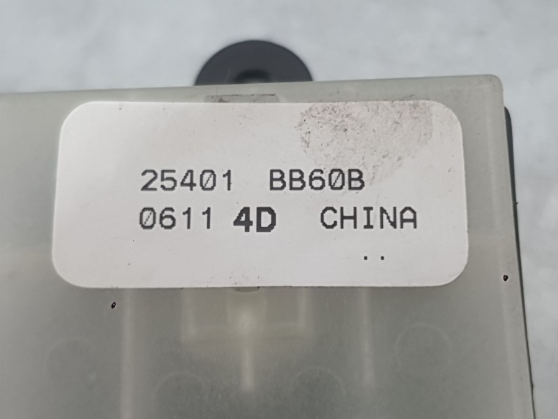 Recambio de mando elevalunas delantero izquierdo para nissan qashqai i (j10, nj10) 1.5 dci referencia OEM IAM 25401BB60B  