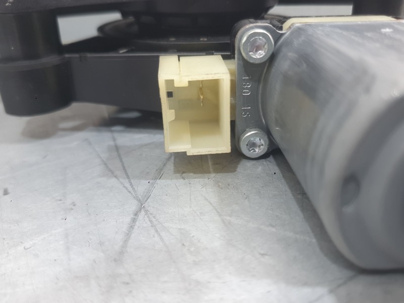 Recambio de elevalunas delantero izquierdo para volkswagen golf vii (5g1, bq1, be1, be2) 1.4 tsi referencia OEM IAM 5G3837461H  