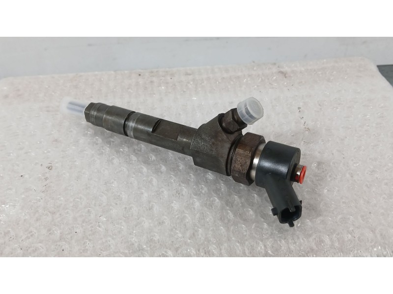 Recambio de inyector para renault scenic ii 1.9 dci diesel referencia OEM IAM 8200100272 0445110110B BOSCH