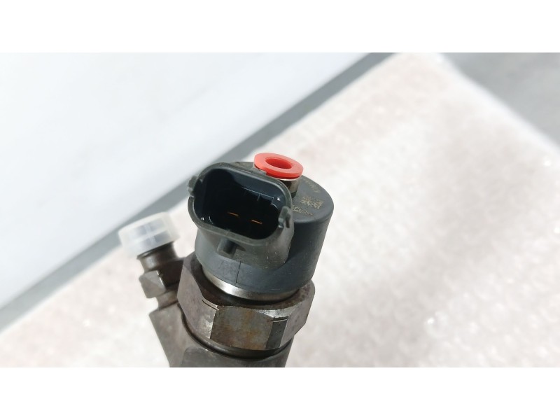 Recambio de inyector para renault scenic ii 1.9 dci diesel referencia OEM IAM 8200100272 0445110110B BOSCH