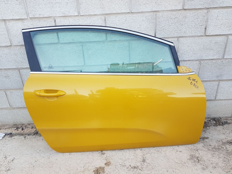 Recambio de puerta delantera derecha para kia cee´d (jd) 1.6 crdi 136 referencia OEM IAM 76004A2700  