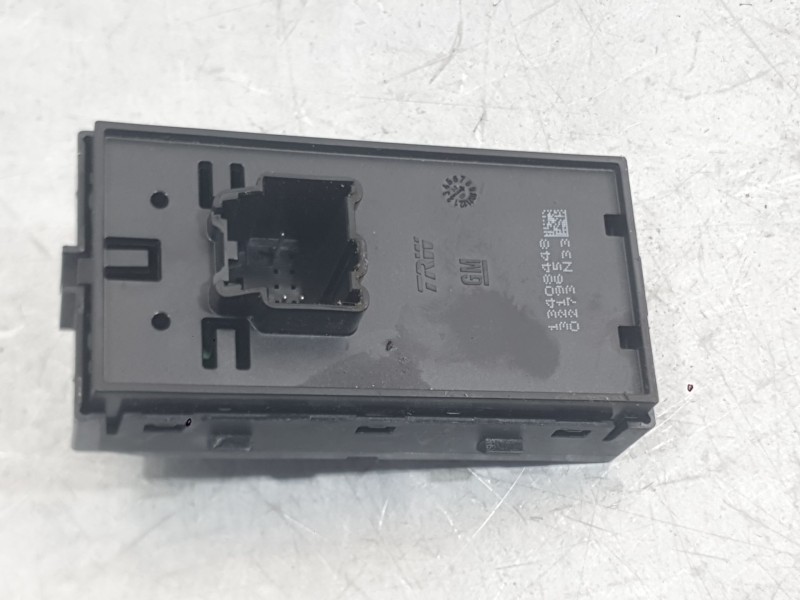 Recambio de mando elevalunas delantero derecho para opel astra k (b16) 1.2 turbo (68) referencia OEM IAM 13408448  