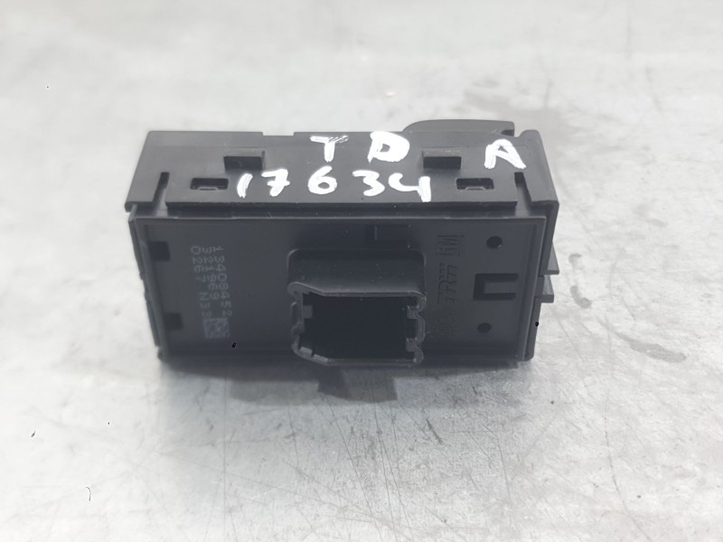 Recambio de mando elevalunas trasero derecho para opel astra k (b16) 1.2 turbo (68) referencia OEM IAM 13408452  