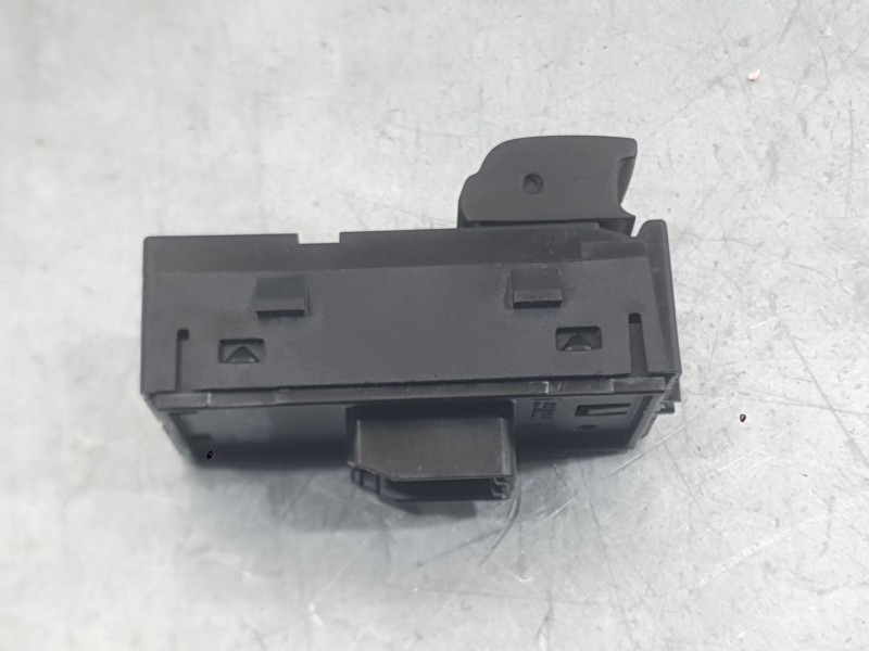 Recambio de mando elevalunas trasero izquierdo para opel astra k (b16) 1.2 turbo (68) referencia OEM IAM 13408452  