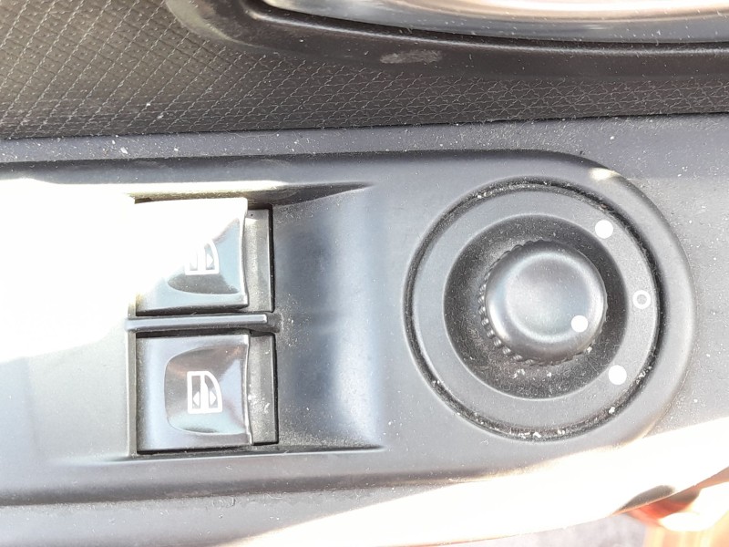 Recambio de mando elevalunas delantero izquierdo para renault clio iv (bh_) 0.9 tce 90 referencia OEM IAM 254114238R  