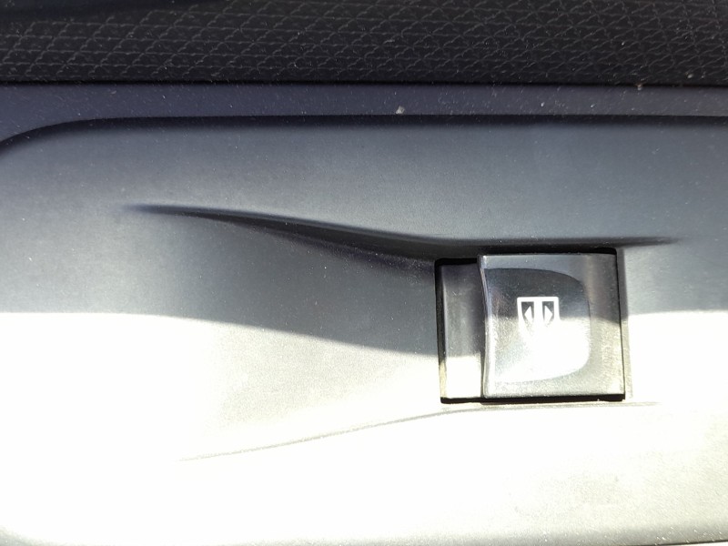 Recambio de mando elevalunas delantero derecho para renault clio iv (bh_) 0.9 tce 90 referencia OEM IAM 254218614R  