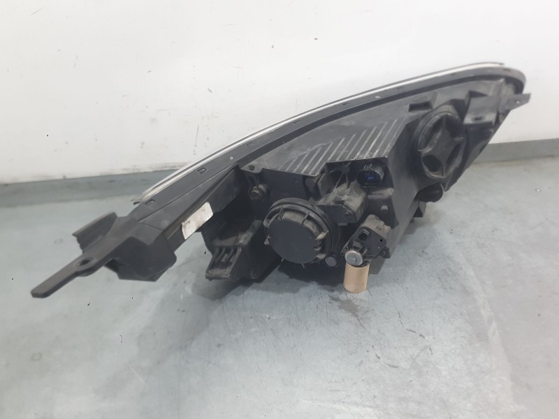 Recambio de faro izquierdo para kia stonic (yb) 1.0 t-gdi referencia OEM IAM 92101H8400  
