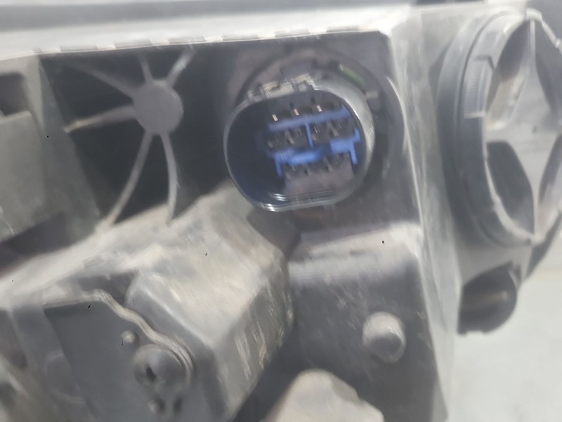 Recambio de faro izquierdo para kia stonic (yb) 1.0 t-gdi referencia OEM IAM 92101H8400  