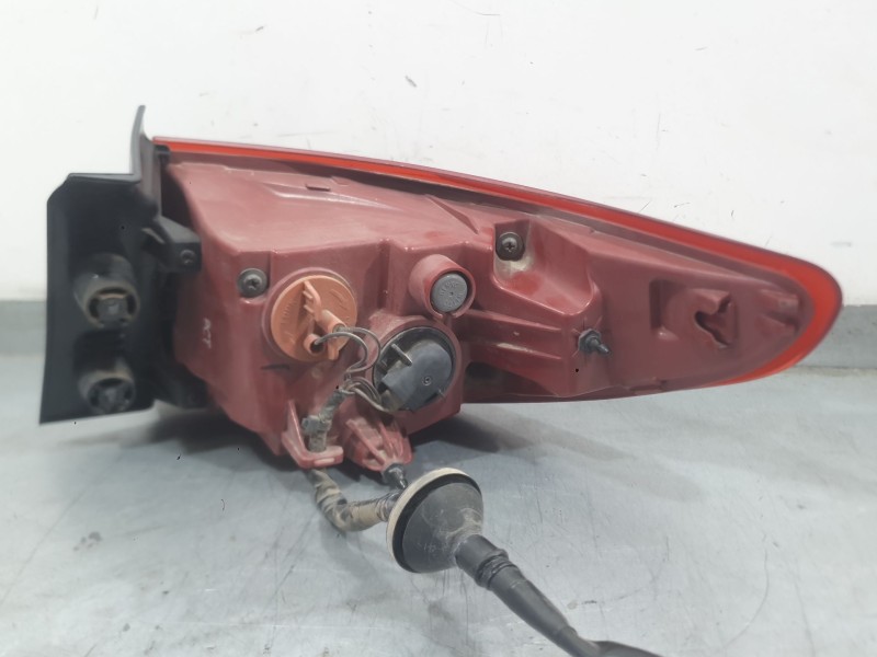 Recambio de piloto trasero izquierdo interior para kia stonic (yb) 1.0 t-gdi referencia OEM IAM 92401H8500  