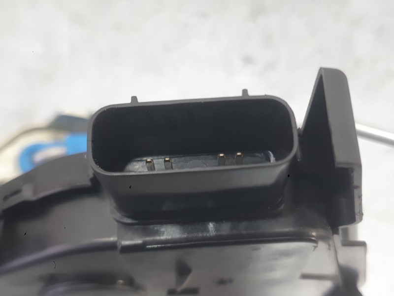 Recambio de cerradura puerta delantera derecha para kia stonic (yb) 1.0 t-gdi referencia OEM IAM 81320H8050  