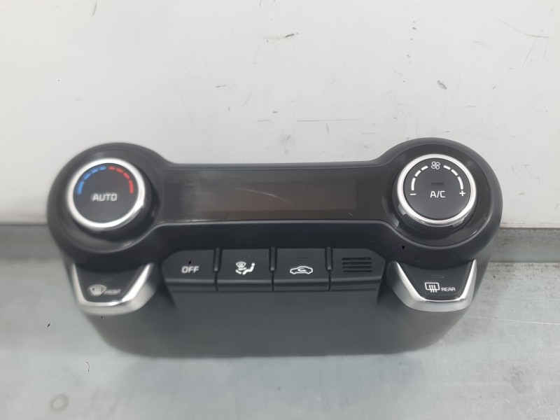 Recambio de mando climatizador para kia stonic (yb) 1.0 t-gdi referencia OEM IAM 97250H8220SA1  
