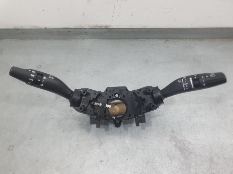 Recambio de mando luces y limpia para kia stonic (yb) 1.0 t-gdi referencia OEM IAM 93403H8960  