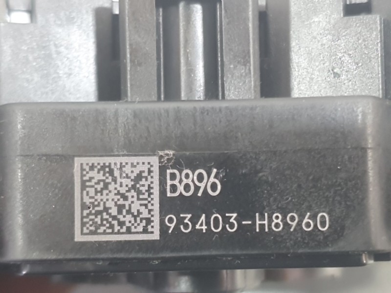 Recambio de mando luces y limpia para kia stonic (yb) 1.0 t-gdi referencia OEM IAM 93403H8960  