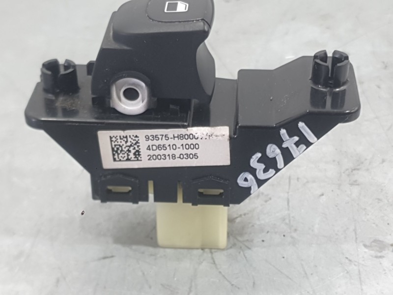 Recambio de mando elevalunas delantero derecho para kia stonic (yb) 1.0 t-gdi referencia OEM IAM 93576H8000  