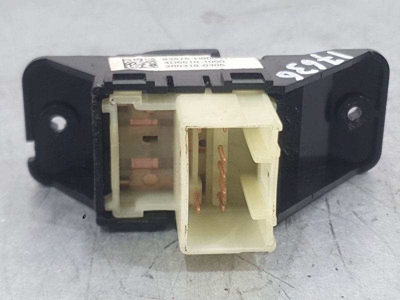Recambio de mando elevalunas delantero derecho para kia stonic (yb) 1.0 t-gdi referencia OEM IAM 93576H8000  