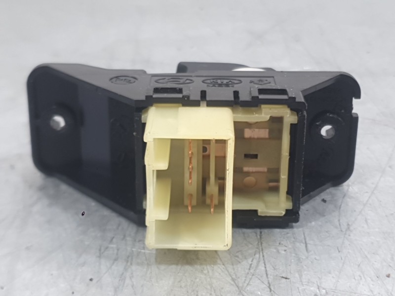 Recambio de mando elevalunas trasero derecho para kia stonic (yb) 1.0 t-gdi referencia OEM IAM 93576H8000  
