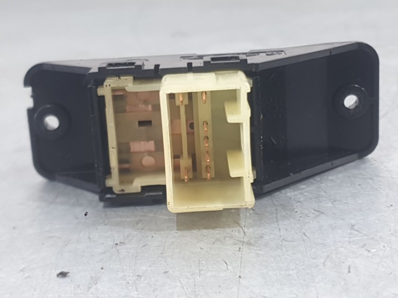 Recambio de mando elevalunas trasero izquierdo para kia stonic (yb) 1.0 t-gdi referencia OEM IAM 93576H8000  