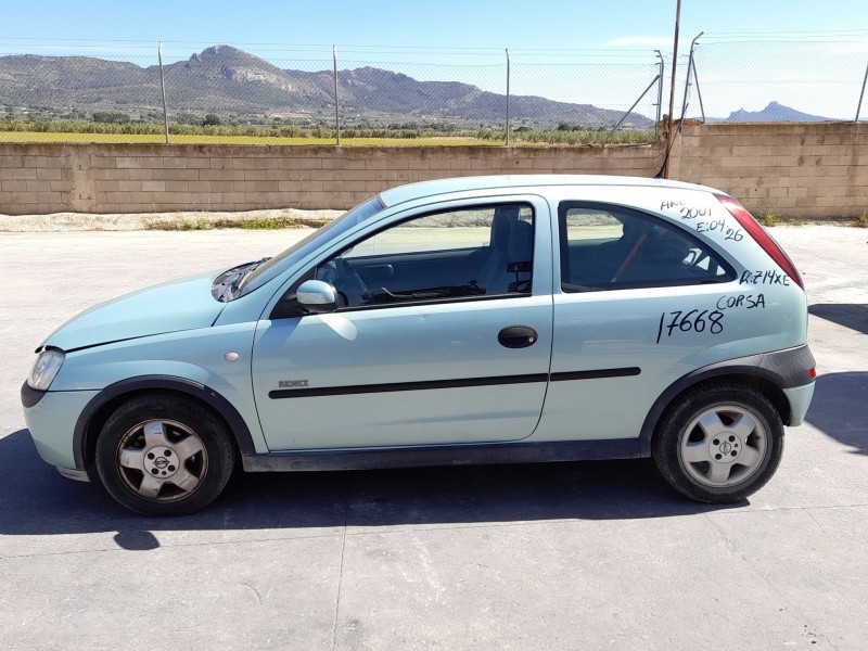 opel corsa c (x01) del año 2001