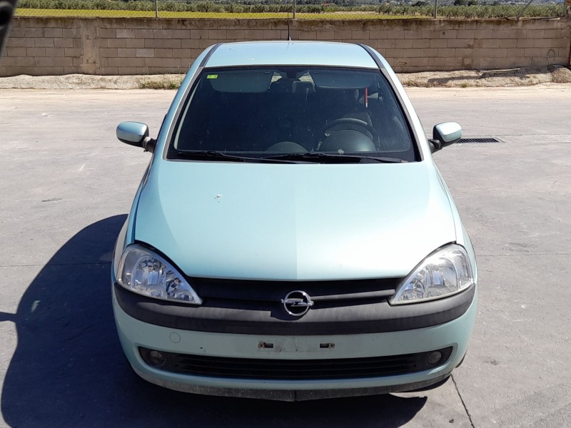opel corsa c (x01) del año 2001