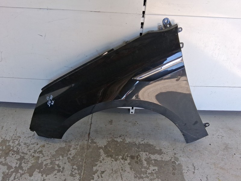 Recambio de aleta delantera izquierda para renault megane iv hatchback (b9a/m/n_) 1.6 dci 130 (b9a4) referencia OEM IAM 63101539