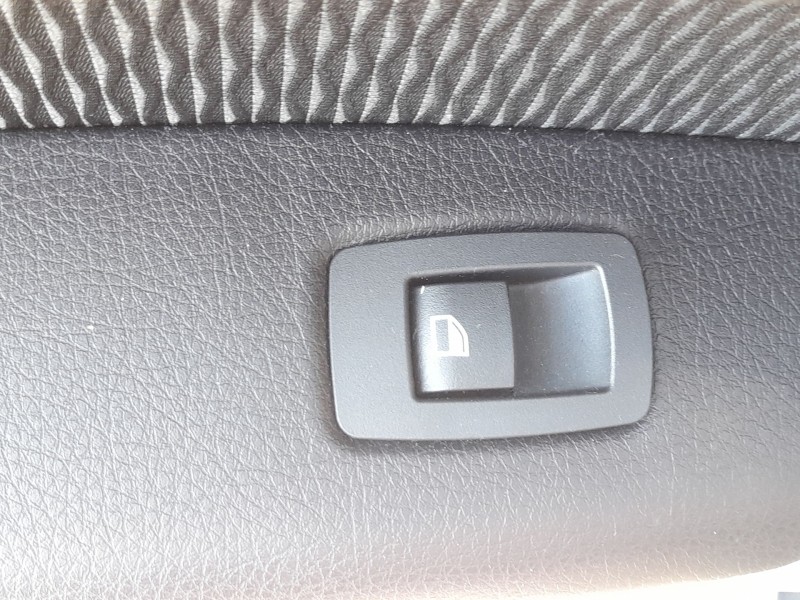 Recambio de mando elevalunas trasero izquierdo para bmw 1 (f20) 118 d referencia OEM IAM 61319208106  