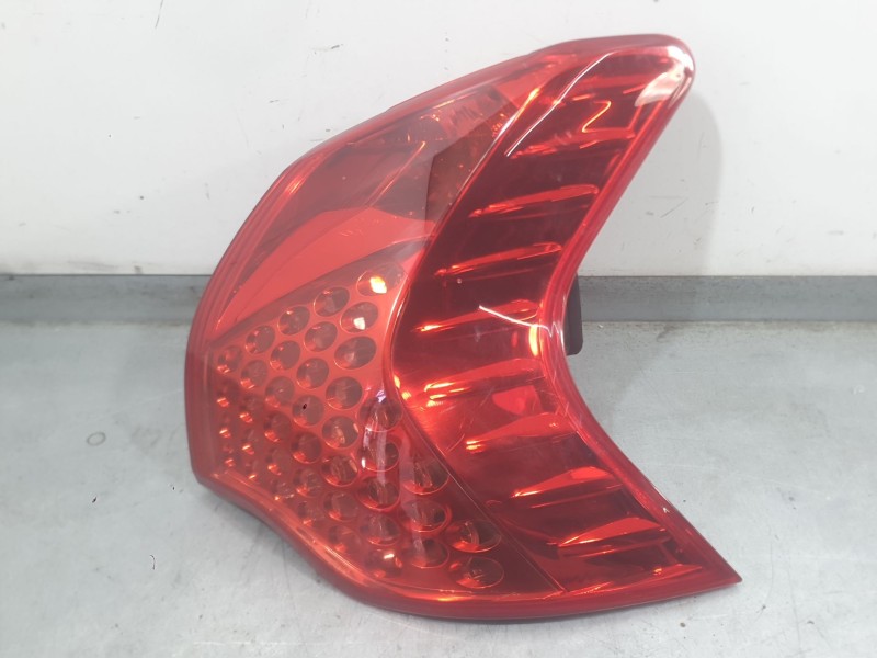 Recambio de piloto trasero derecho exterior para peugeot 3008 i monospace (0u_) 1.6 hdi referencia OEM IAM 6351HC  