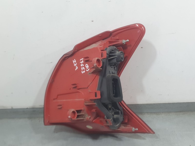 Recambio de piloto trasero izquierdo interior para peugeot 3008 i monospace (0u_) 1.6 hdi referencia OEM IAM 6350HC  