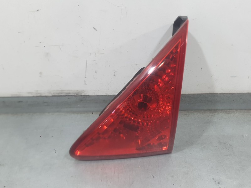 Recambio de piloto trasero derecho interior para peugeot 3008 i monospace (0u_) 1.6 hdi referencia OEM IAM 6351HE  