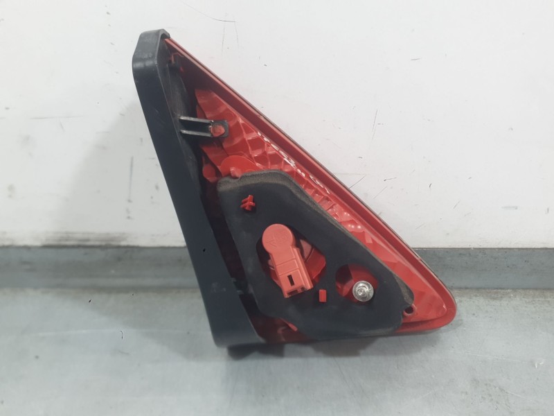 Recambio de piloto trasero derecho interior para peugeot 3008 i monospace (0u_) 1.6 hdi referencia OEM IAM 6351HE  