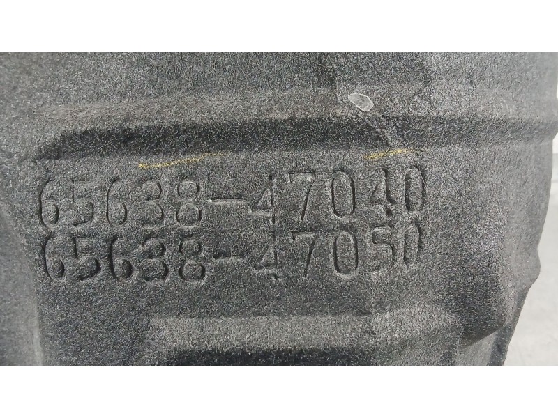 Recambio de plastico pase rueda tras. izq. para toyota prius plus (_w4_) 1.8 hybrid (zvw40w, zvw41w) referencia OEM IAM 65638470