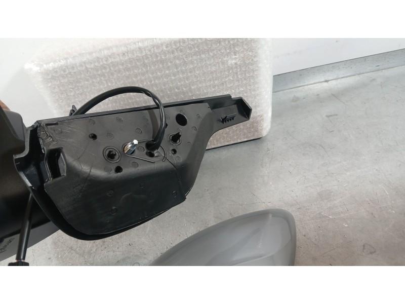 Recambio de retrovisor izquierdo para citroën c3 iii (sx) 1.2 thp 110 referencia OEM IAM 6147881 ELECTRICO 6 CABLES 