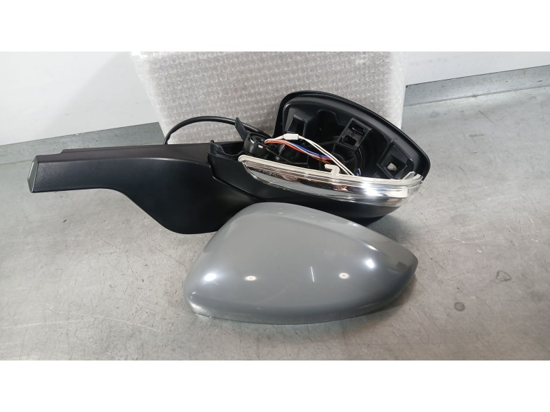 Recambio de retrovisor izquierdo para citroën c3 iii (sx) 1.2 thp 110 referencia OEM IAM 6147881 ELECTRICO 6 CABLES 