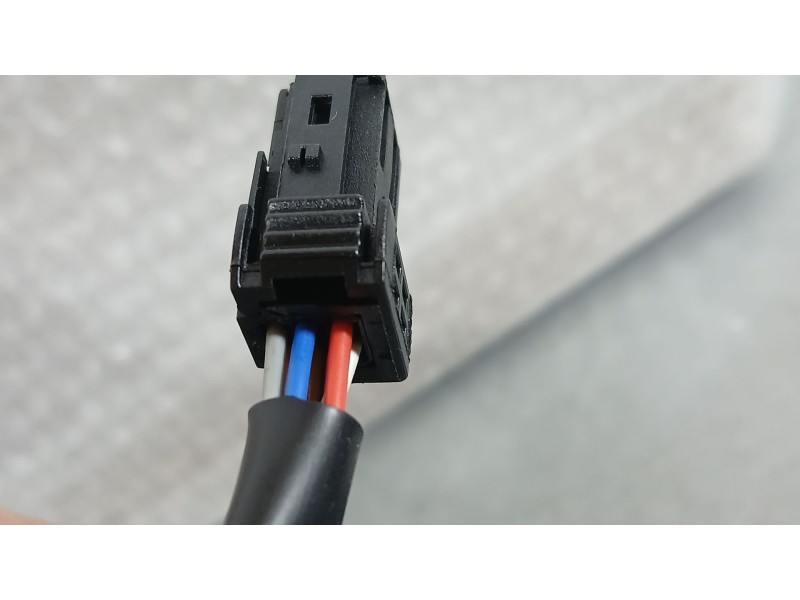 Recambio de retrovisor izquierdo para citroën c3 iii (sx) 1.2 thp 110 referencia OEM IAM 6147881 ELECTRICO 6 CABLES 