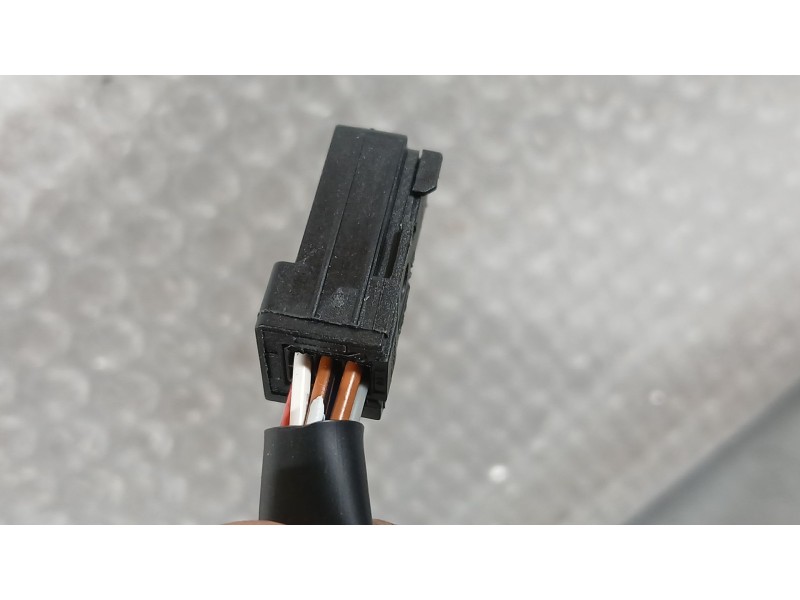 Recambio de retrovisor izquierdo para citroën c3 iii (sx) 1.2 thp 110 referencia OEM IAM 6147881 ELECTRICO 6 CABLES 
