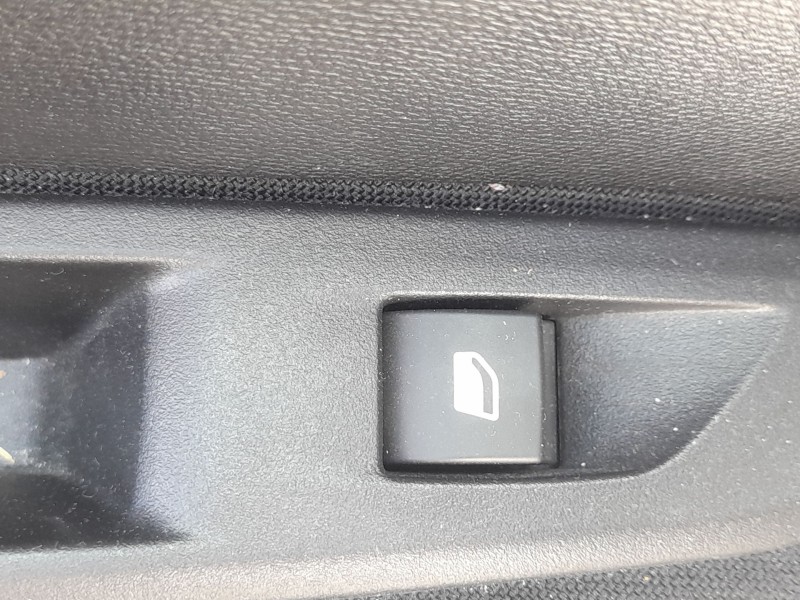 Recambio de mando elevalunas trasero izquierdo para peugeot 208 ii (ub_, up_, uw_, uj_) 1.5 bluehdi 100 referencia OEM IAM 98044