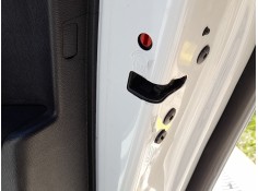 CERRADURA PUERTA TRASERA DERECHA 9844412880 