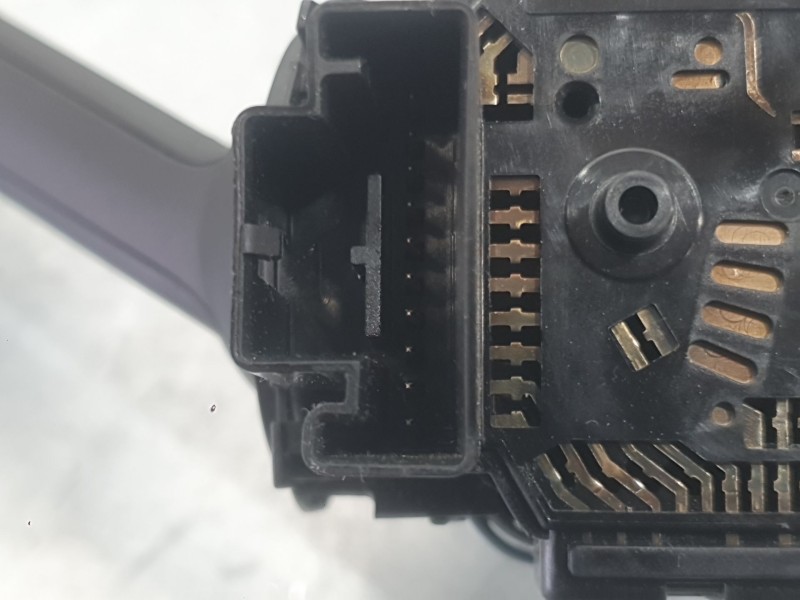 Recambio de mando luces y limpia para skoda rapid spaceback (nh1) 1.2 tsi referencia OEM IAM 6RA953513  