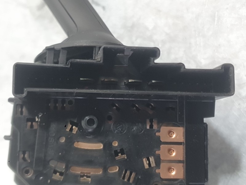 Recambio de mando luces y limpia para skoda rapid spaceback (nh1) 1.2 tsi referencia OEM IAM 6RA953513  