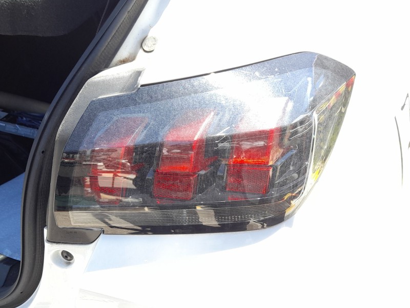 Recambio de piloto trasero derecho para peugeot 208 ii (ub_, up_, uw_, uj_) 1.5 bluehdi 100 referencia OEM IAM 9823216680  