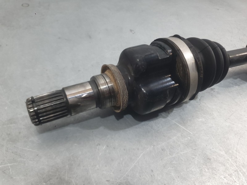 Recambio de transmision delantera derecha para toyota yaris active referencia OEM IAM 434100D650  